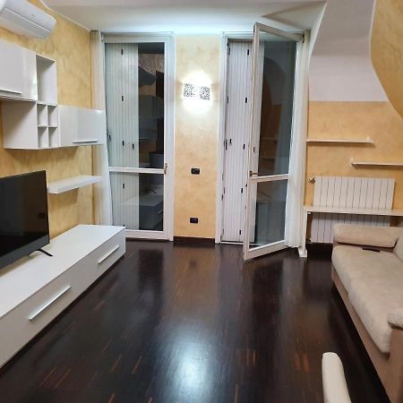 Milano Malpensa Grandi Mansarda Attico Apartment Gallarate Ngoại thất bức ảnh
